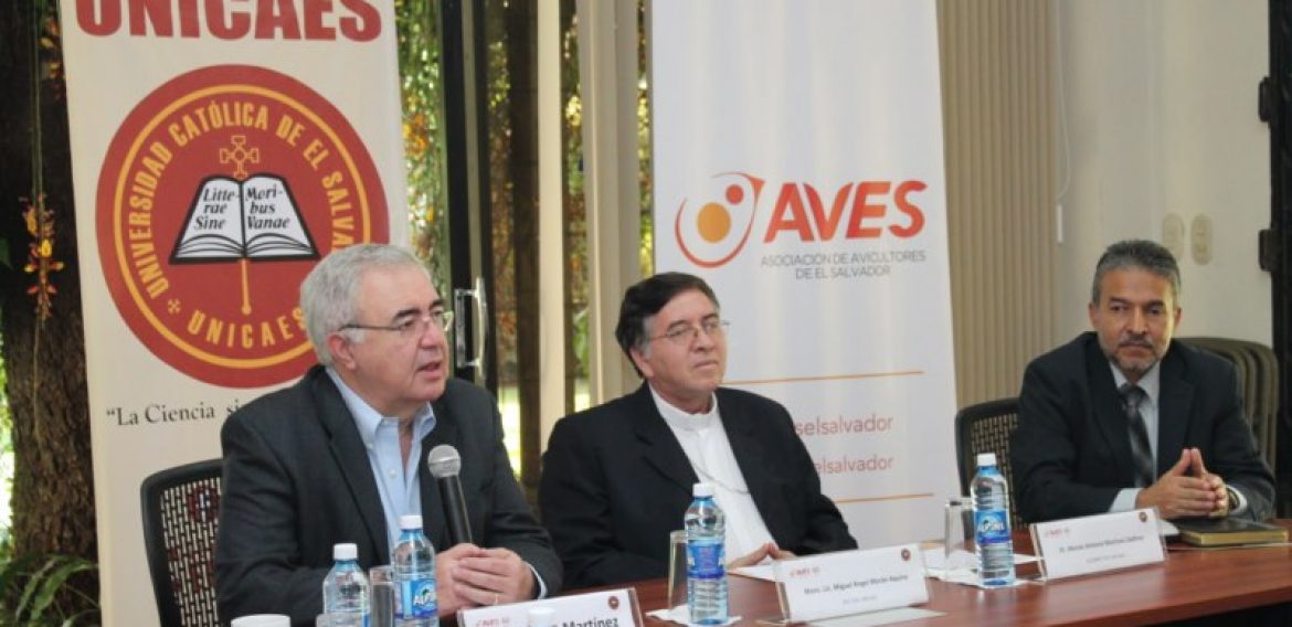 UNICAES Y AVES CONTRIBUYEN A LA NUTRICIÓN INFANTIL EN EL SALVADOR