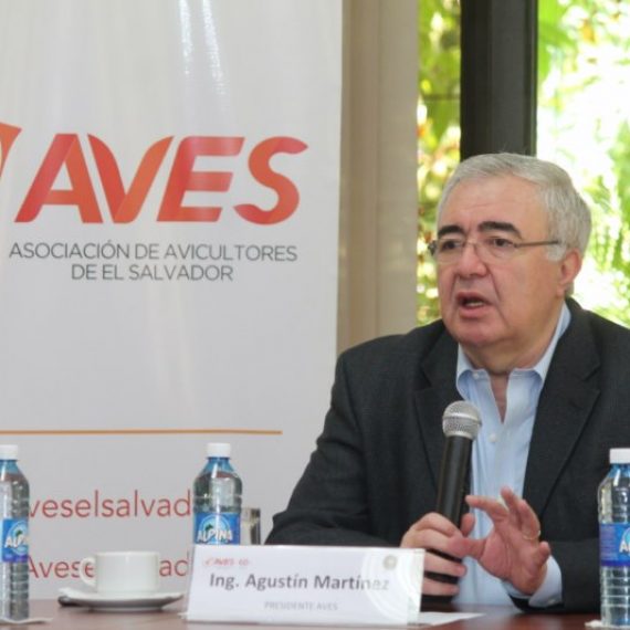UNICAES Y AVES CONTRIBUYEN A LA NUTRICIÓN INFANTIL EN EL SALVADOR