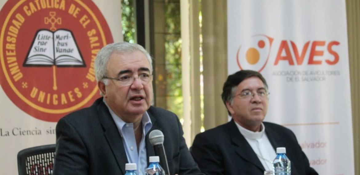 UNICAES Y AVES CONTRIBUYEN A LA NUTRICIÓN INFANTIL EN EL SALVADOR