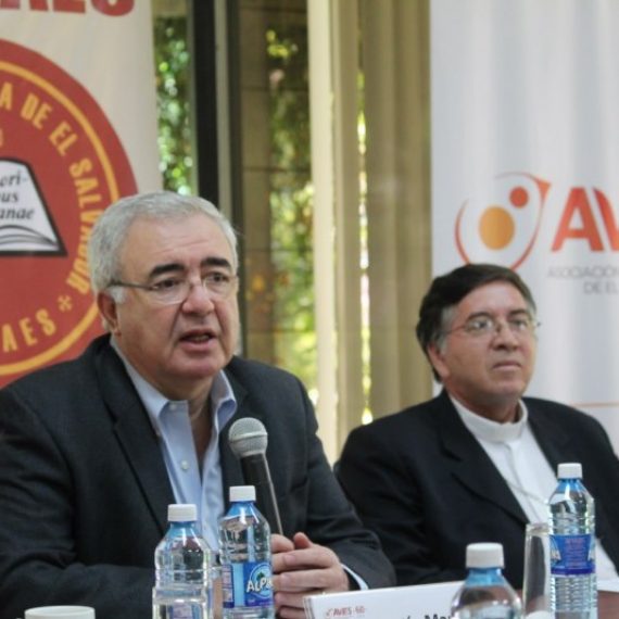 UNICAES Y AVES CONTRIBUYEN A LA NUTRICIÓN INFANTIL EN EL SALVADOR