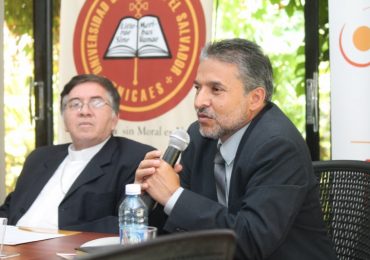 UNICAES Y AVES CONTRIBUYEN A LA NUTRICIÓN INFANTIL EN EL SALVADOR