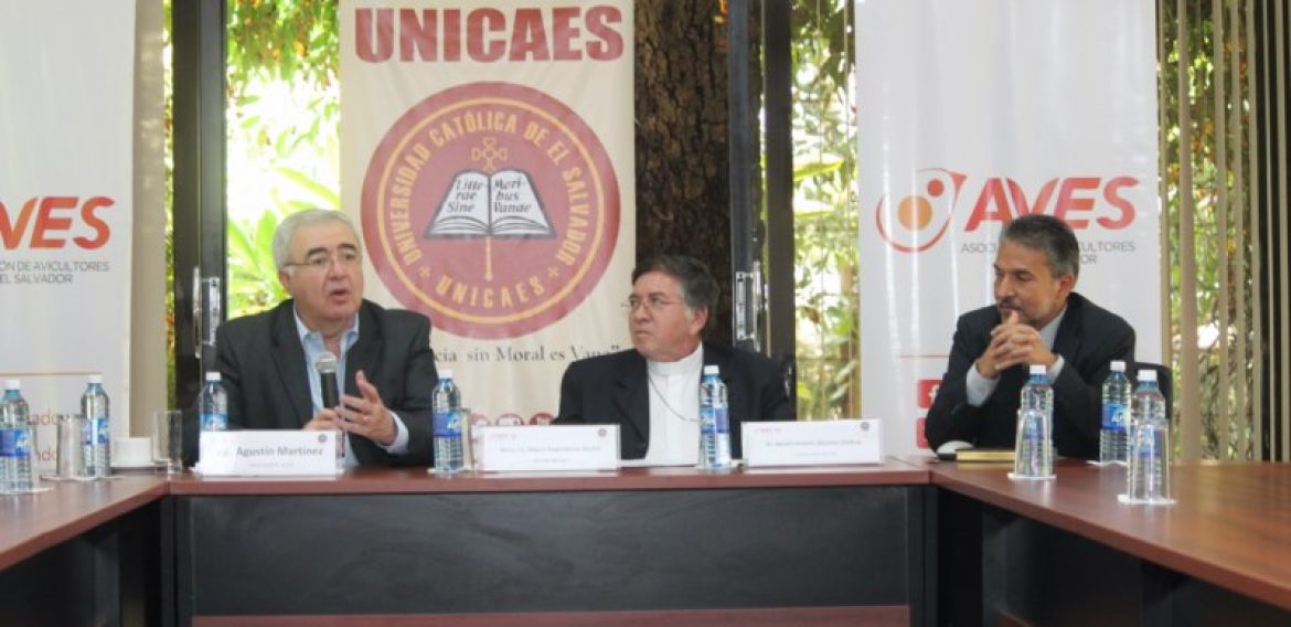 UNICAES Y AVES CONTRIBUYEN A LA NUTRICIÓN INFANTIL EN EL SALVADOR
