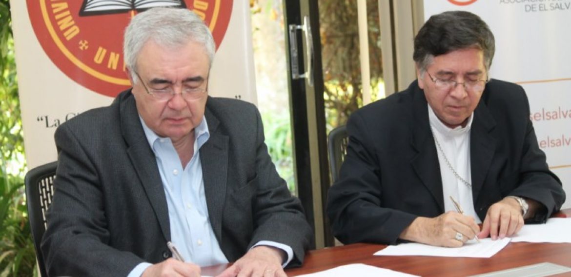 UNICAES Y AVES CONTRIBUYEN A LA NUTRICIÓN INFANTIL EN EL SALVADOR