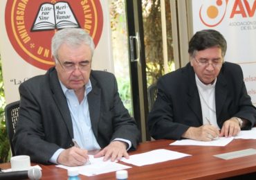 UNICAES Y AVES CONTRIBUYEN A LA NUTRICIÓN INFANTIL EN EL SALVADOR