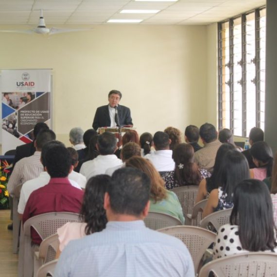 UNICAES CELEBRA CONVENIO DE COOPERACIÓN CON SECTOR PRODUCTIVO DEL PAÍS