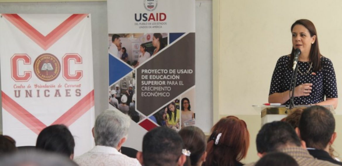 UNICAES CELEBRA CONVENIO DE COOPERACIÓN CON SECTOR PRODUCTIVO DEL PAÍS