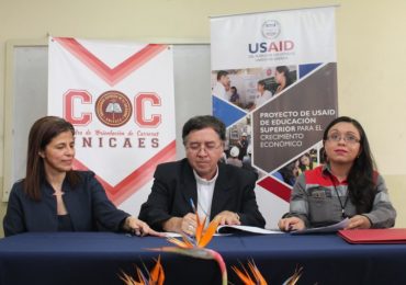UNICAES CELEBRA CONVENIO DE COOPERACIÓN CON SECTOR PRODUCTIVO DEL PAÍS