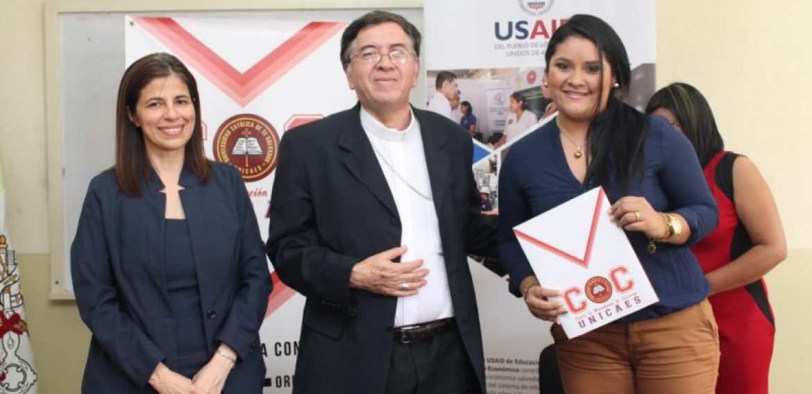 UNICAES CELEBRA CONVENIO DE COOPERACIÓN CON SECTOR PRODUCTIVO DEL PAÍS