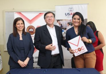 UNICAES CELEBRA CONVENIO DE COOPERACIÓN CON SECTOR PRODUCTIVO DEL PAÍS