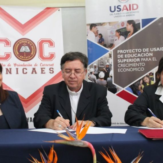 UNICAES CELEBRA CONVENIO DE COOPERACIÓN CON SECTOR PRODUCTIVO DEL PAÍS