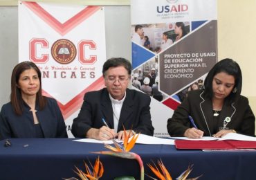 UNICAES CELEBRA CONVENIO DE COOPERACIÓN CON SECTOR PRODUCTIVO DEL PAÍS