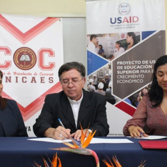 UNICAES CELEBRA CONVENIO DE COOPERACIÓN CON SECTOR PRODUCTIVO DEL PAÍS