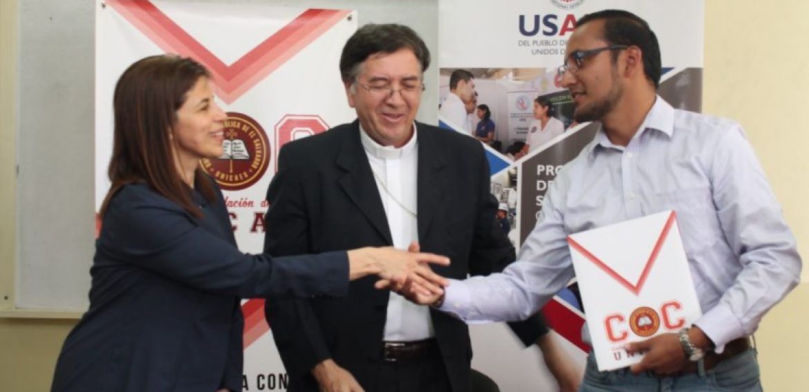 UNICAES CELEBRA CONVENIO DE COOPERACIÓN CON SECTOR PRODUCTIVO DEL PAÍS