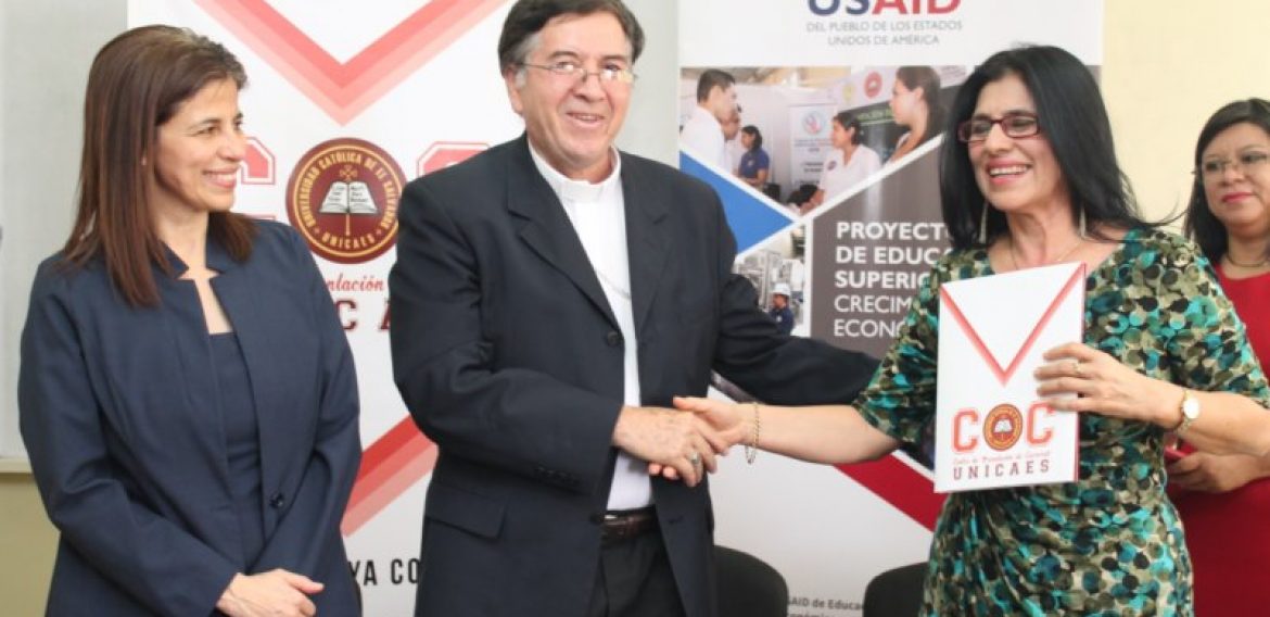 UNICAES CELEBRA CONVENIO DE COOPERACIÓN CON SECTOR PRODUCTIVO DEL PAÍS