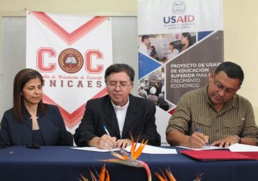 UNICAES CELEBRA CONVENIO DE COOPERACIÓN CON SECTOR PRODUCTIVO DEL PAÍS
