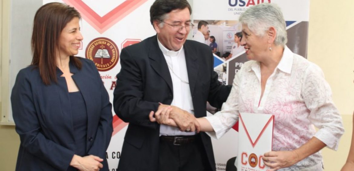 UNICAES CELEBRA CONVENIO DE COOPERACIÓN CON SECTOR PRODUCTIVO DEL PAÍS