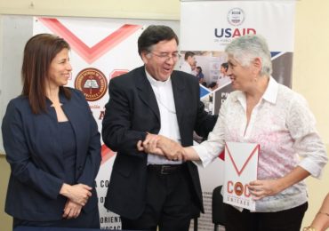 UNICAES CELEBRA CONVENIO DE COOPERACIÓN CON SECTOR PRODUCTIVO DEL PAÍS