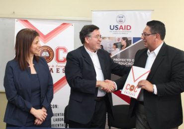 UNICAES CELEBRA CONVENIO DE COOPERACIÓN CON SECTOR PRODUCTIVO DEL PAÍS