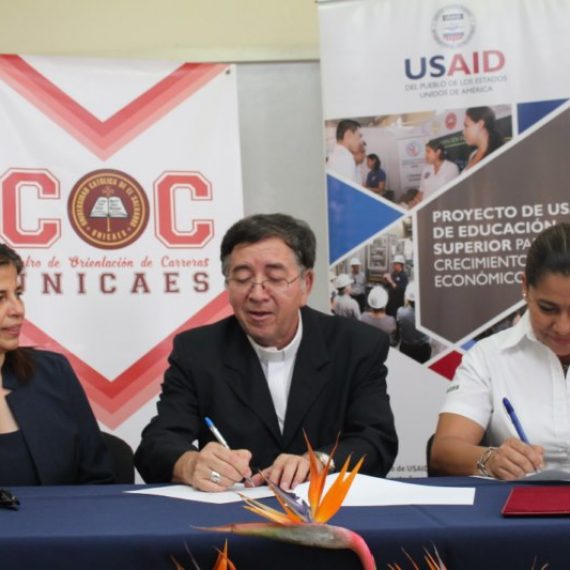 UNICAES CELEBRA CONVENIO DE COOPERACIÓN CON SECTOR PRODUCTIVO DEL PAÍS