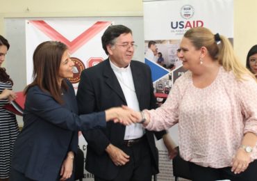 UNICAES CELEBRA CONVENIO DE COOPERACIÓN CON SECTOR PRODUCTIVO DEL PAÍS