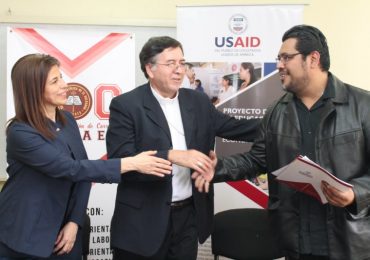 UNICAES CELEBRA CONVENIO DE COOPERACIÓN CON SECTOR PRODUCTIVO DEL PAÍS