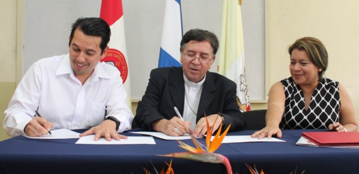 UNICAES CELEBRA CONVENIO DE COOPERACIÓN CON SECTOR PRODUCTIVO DEL PAÍS