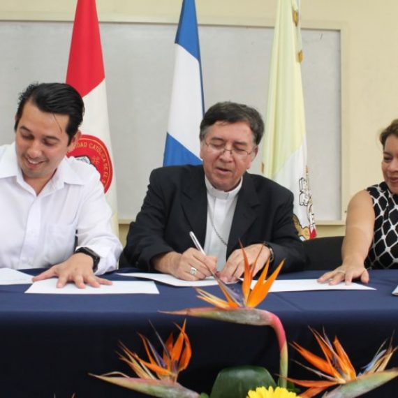 UNICAES CELEBRA CONVENIO DE COOPERACIÓN CON SECTOR PRODUCTIVO DEL PAÍS
