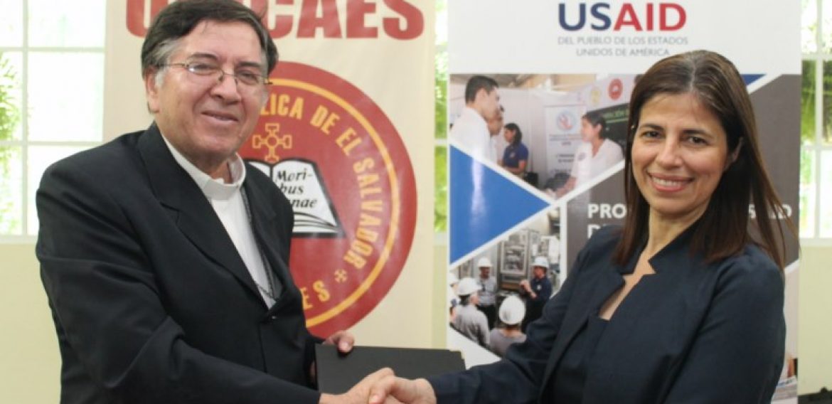 UNICAES Y USAID UNEN ESFUERZOS PARA FORTALECER CAPACIDADES HUMANAS E INSTITUCIONALES