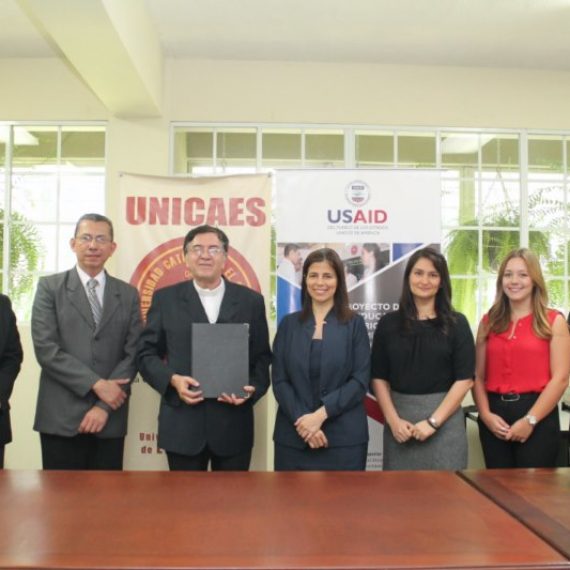 UNICAES Y USAID UNEN ESFUERZOS PARA FORTALECER CAPACIDADES HUMANAS E INSTITUCIONALES
