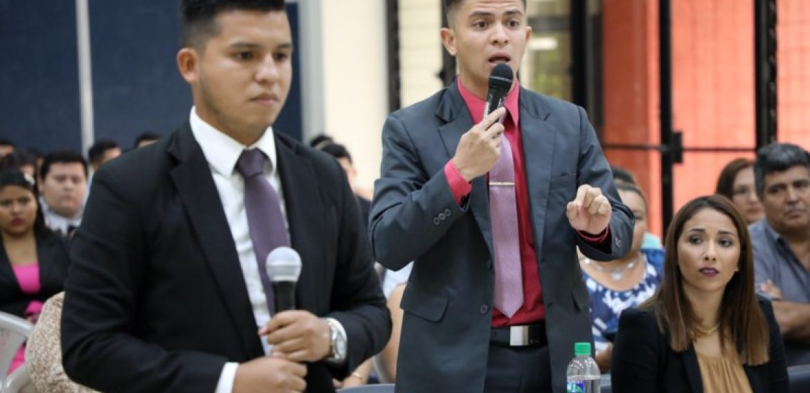 ESTUDIANTES DE CIENCIAS JURIDICAS PARTICIPAN EN PRIMER CONGRESO DE DERECHO Y CONCURSO DE LITIGACIÓN