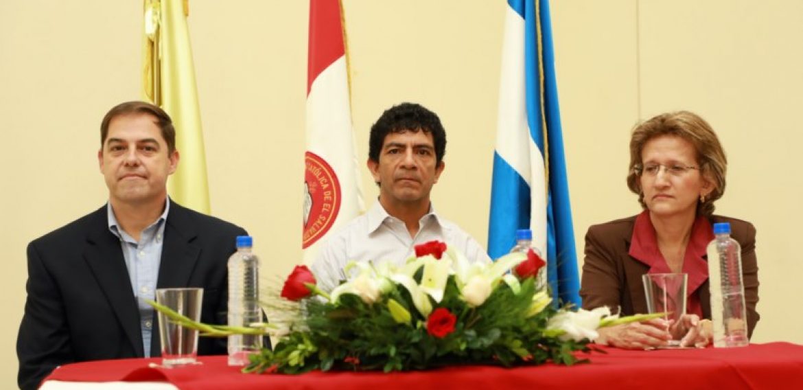 FACULTAD DE CIENCIAS EMPRESARIALES Y CIENCIAS DE LA SALUD CELEBRAN POR 35 AÑOS DE UNICAES