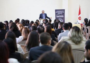 ESTUDIANTES DE CIENCIAS JURIDICAS PARTICIPAN EN PRIMER CONGRESO DE DERECHO Y CONCURSO DE LITIGACIÓN
