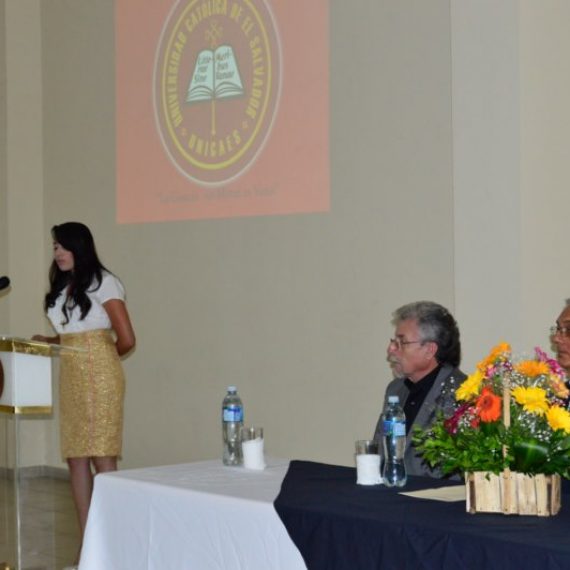 FACULTAD DE INGENIERÍA Y ARQUITECTURA APORTA A SEMANA CULTURAL POR 35 AÑOS
