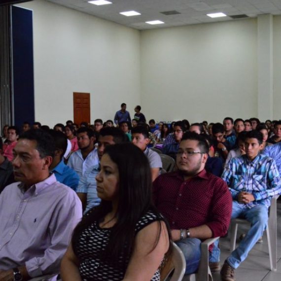 FACULTAD DE INGENIERÍA Y ARQUITECTURA APORTA A SEMANA CULTURAL POR 35 AÑOS