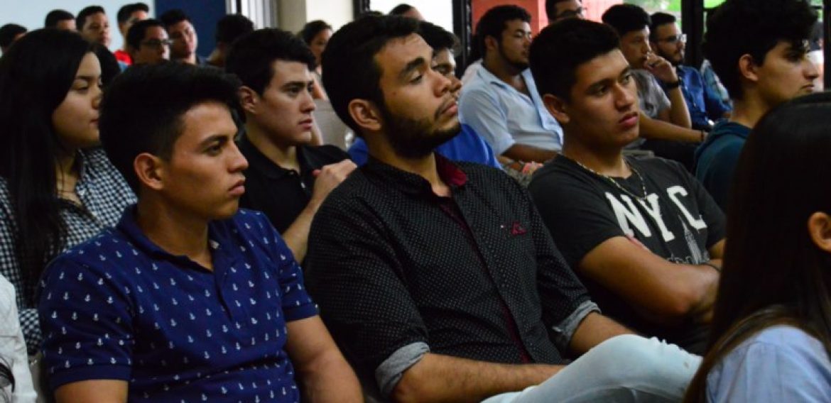 FACULTAD DE INGENIERÍA Y ARQUITECTURA APORTA A SEMANA CULTURAL POR 35 AÑOS