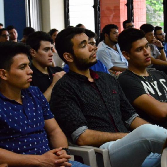 FACULTAD DE INGENIERÍA Y ARQUITECTURA APORTA A SEMANA CULTURAL POR 35 AÑOS