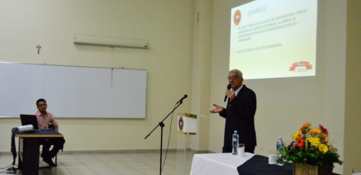 FACULTAD DE INGENIERÍA Y ARQUITECTURA APORTA A SEMANA CULTURAL POR 35 AÑOS