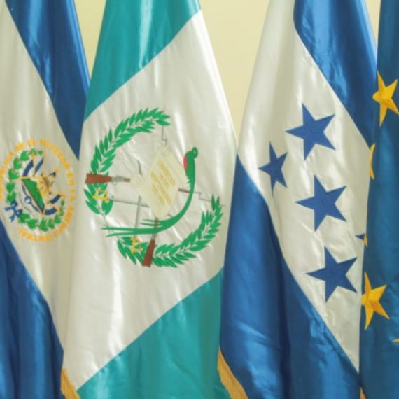 Firma del convenio para el proyecto  Articulación Comercial del sector artesanal en el Trifinio Centroamericano