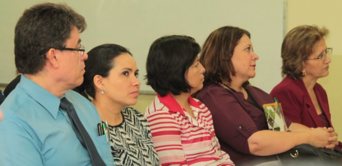 Firma del convenio para el proyecto  Articulación Comercial del sector artesanal en el Trifinio Centroamericano