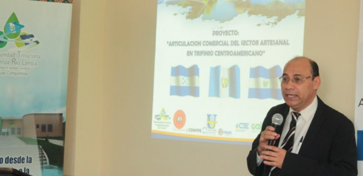 Firma del convenio para el proyecto  Articulación Comercial del sector artesanal en el Trifinio Centroamericano