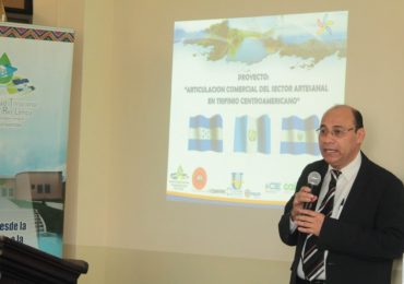 Firma del convenio para el proyecto  Articulación Comercial del sector artesanal en el Trifinio Centroamericano