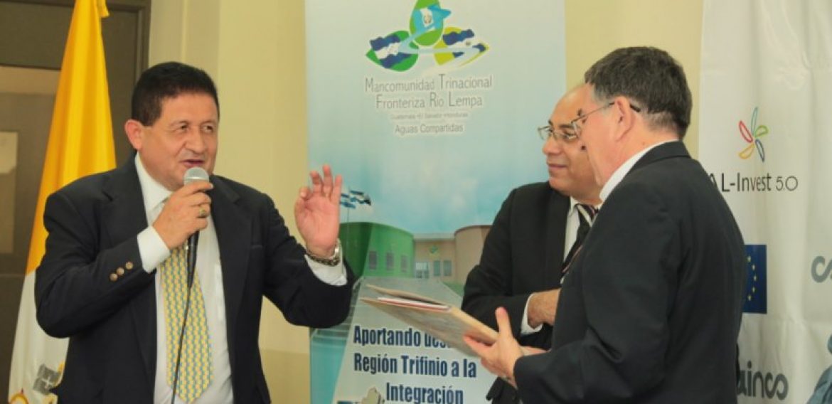 Firma del convenio para el proyecto  Articulación Comercial del sector artesanal en el Trifinio Centroamericano