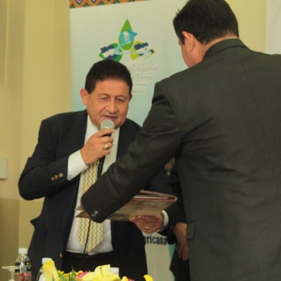 Firma del convenio para el proyecto  Articulación Comercial del sector artesanal en el Trifinio Centroamericano