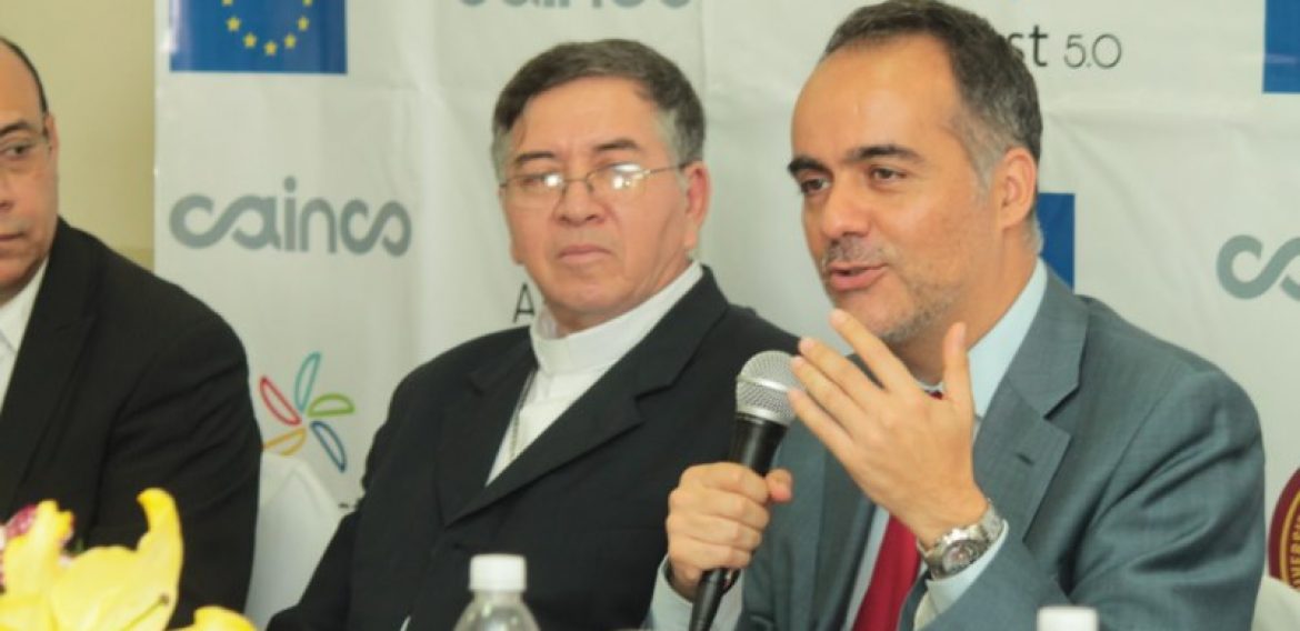 Firma del convenio para el proyecto  Articulación Comercial del sector artesanal en el Trifinio Centroamericano