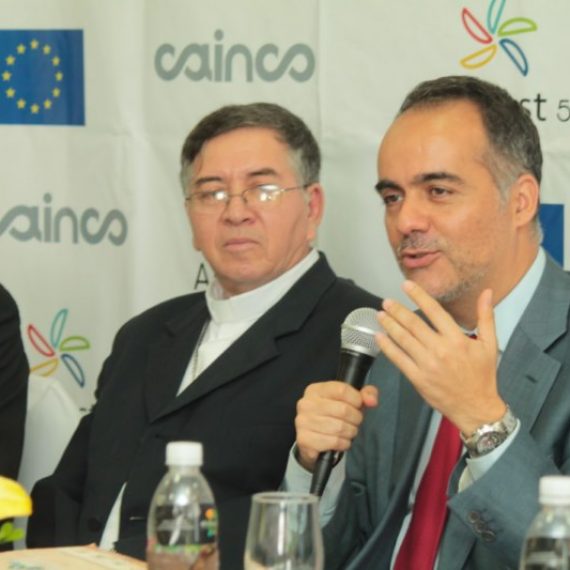 Firma del convenio para el proyecto  Articulación Comercial del sector artesanal en el Trifinio Centroamericano