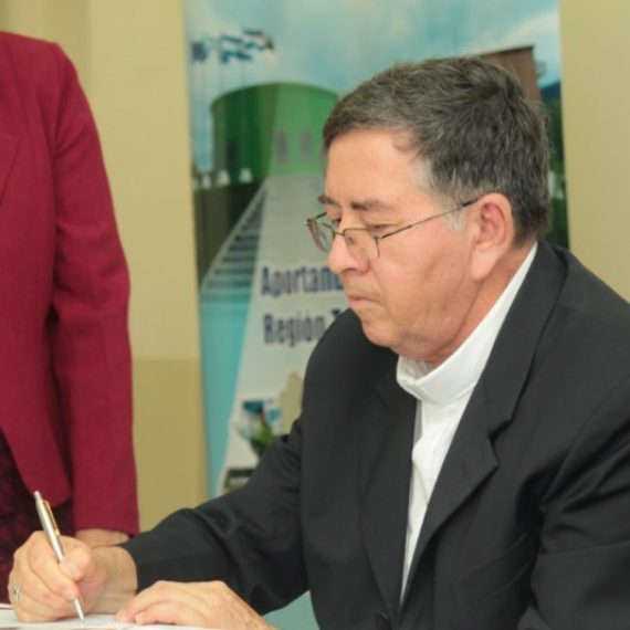 Firma del convenio para el proyecto  Articulación Comercial del sector artesanal en el Trifinio Centroamericano