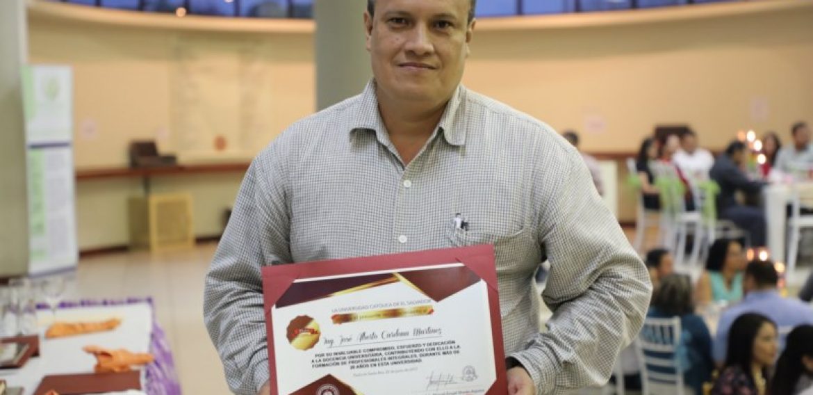 UNICAES CELEBRA 35 AÑOS DE SU FUNDACIÓN