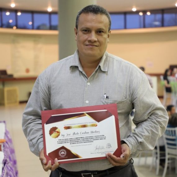 UNICAES CELEBRA 35 AÑOS DE SU FUNDACIÓN