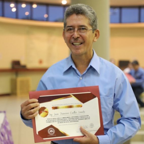 UNICAES CELEBRA 35 AÑOS DE SU FUNDACIÓN