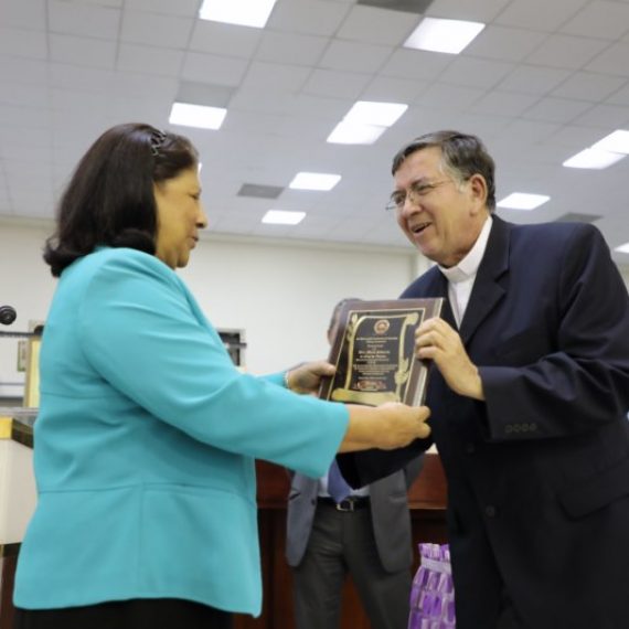 UNICAES CELEBRA 35 AÑOS DE SU FUNDACIÓN